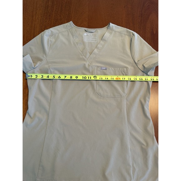 FIGS Scrub Top Women's Large Light Oak Fionlite Catarina W21SW1054 Nurse Medical - Picture 4 of 8